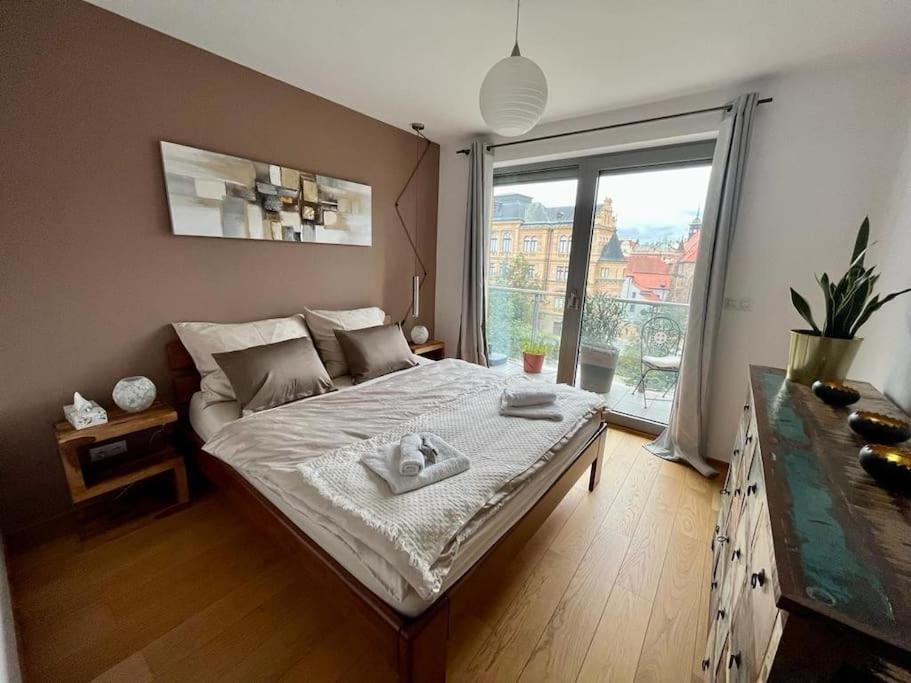 Apartment In Historical Center With Park View 플젠 외부 사진