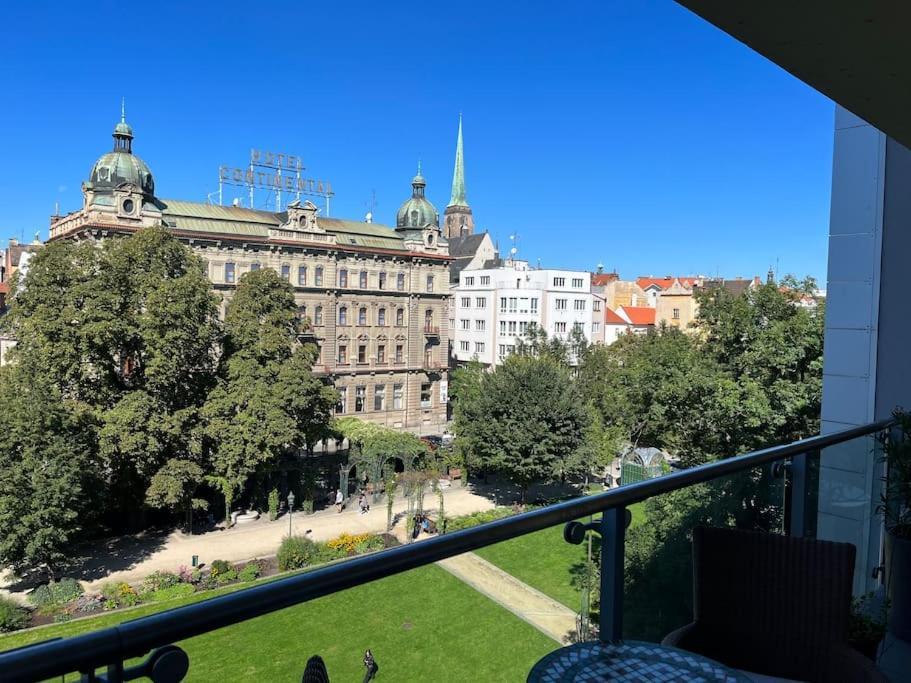 Apartment In Historical Center With Park View 플젠 외부 사진